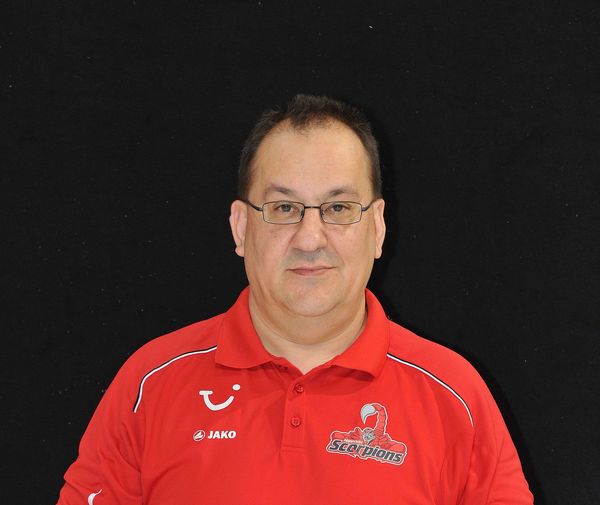 Mannschaft2011   011.jpg - DEL Club Hannover Scorpions Hannover Team 2011-2012 Nader Feyzi Betreuer
